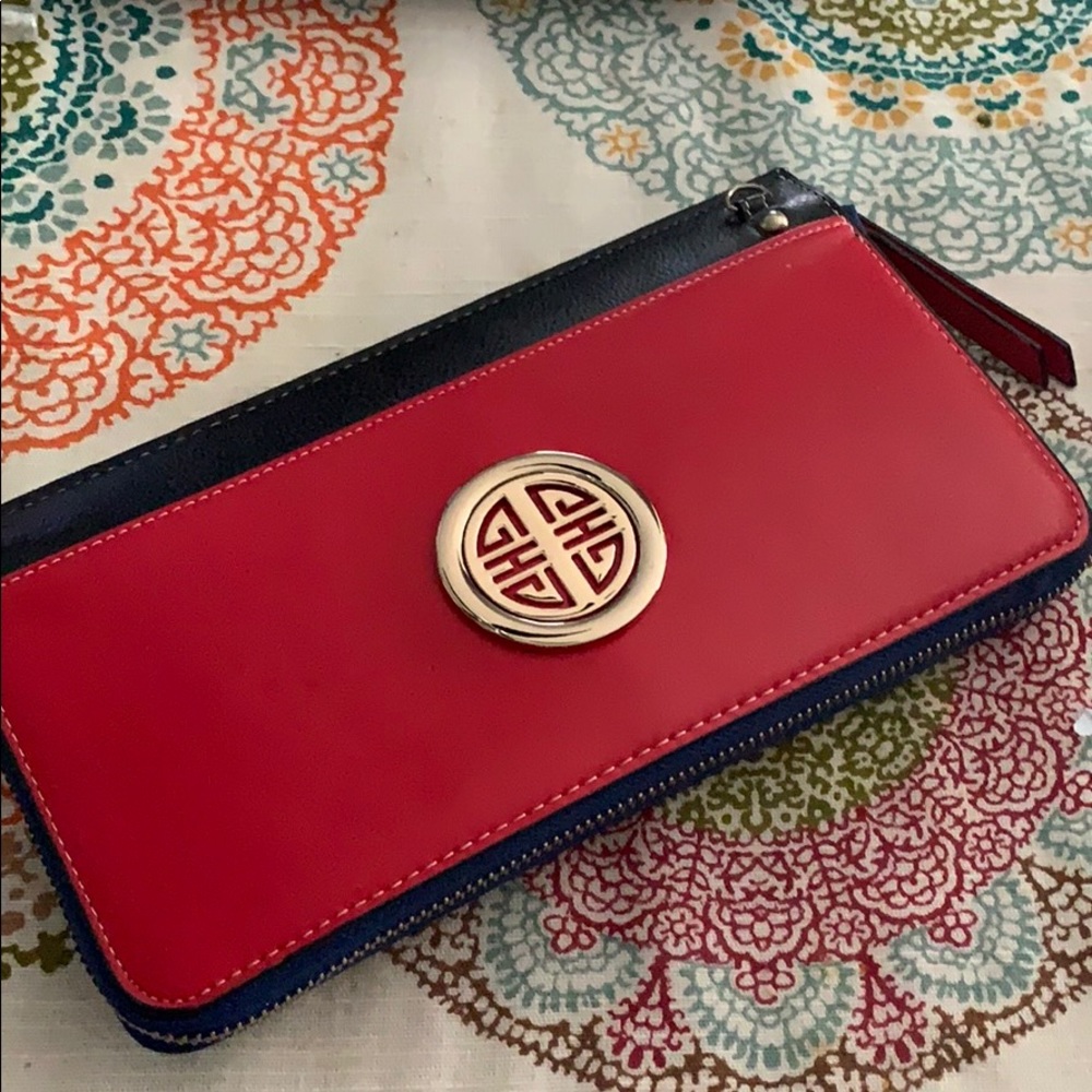 Clutch wallet